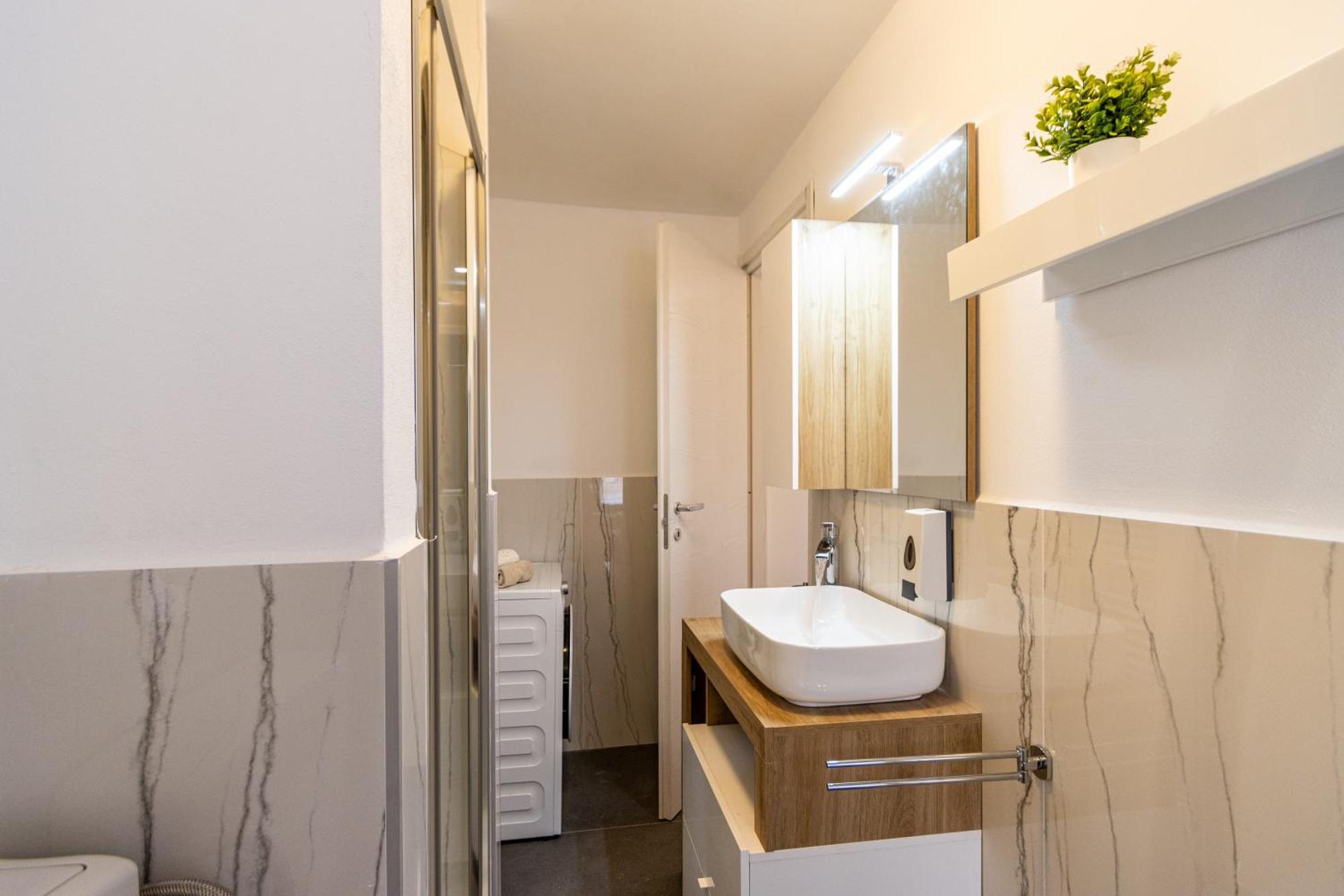 Golden Lake - Luxury Apartment ☆☆☆☆☆ - 100M From The Lake Baveno Eksteriør billede