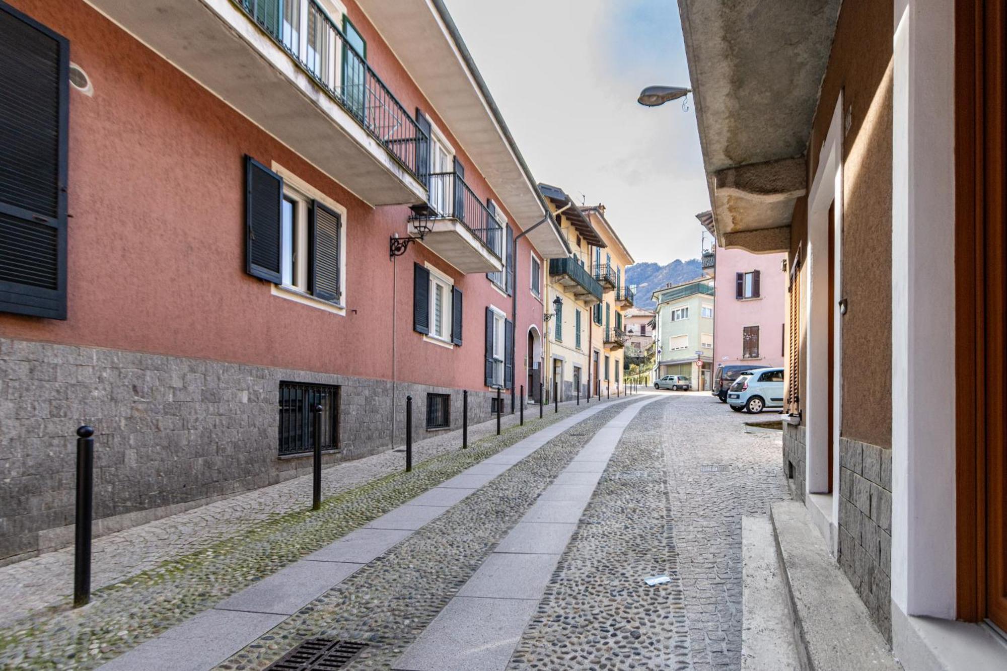 Golden Lake - Luxury Apartment ☆☆☆☆☆ - 100M From The Lake Baveno Eksteriør billede
